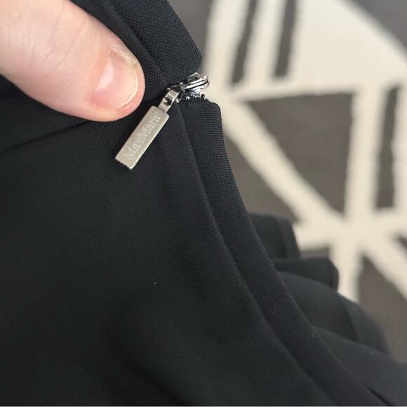 Max Mara Pleated Dress in Black Size 42 - Picture 4 of 4